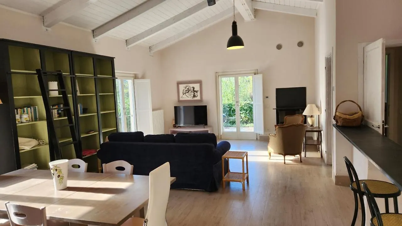 Chez Corinne Levanto 0*,